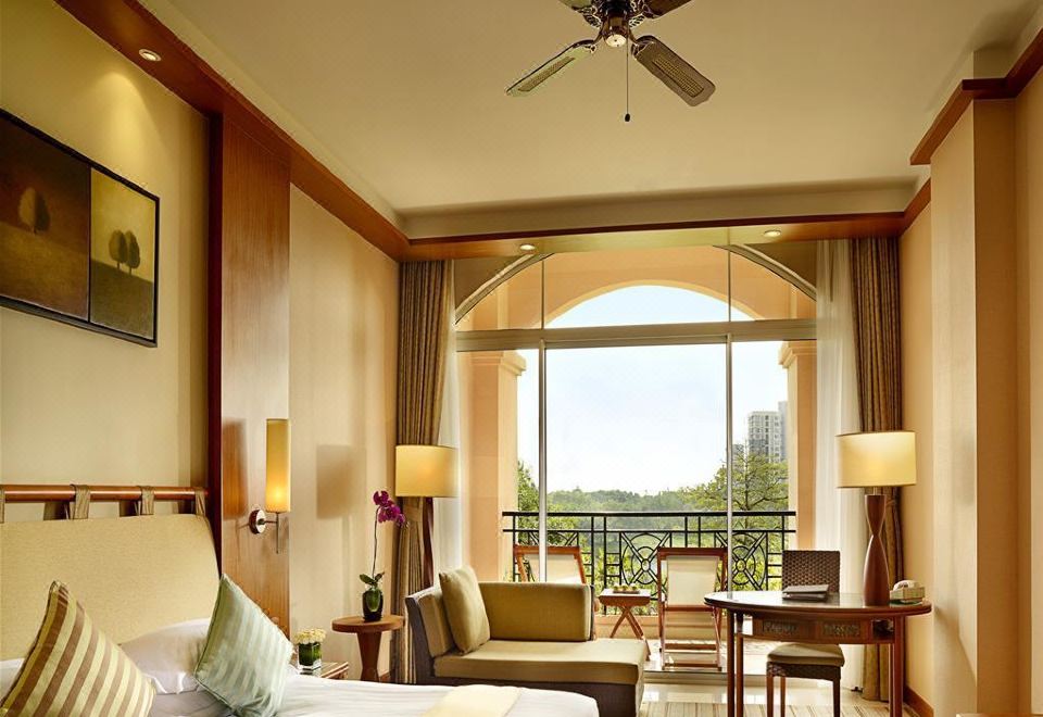 Hillview Golf Resort DongguanGolf Course-view Double Room