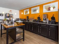 Super 8 by Wyndham Dubuque Hotels in Dubuque