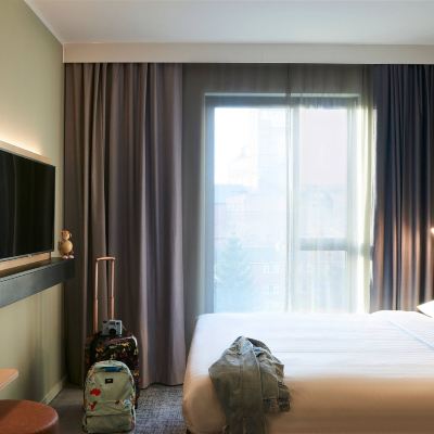 Moxy Queen Sleeper, Guest Room, 1 Queen Moxy Chester Promo Code