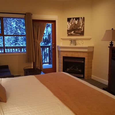 Deluxe Room The Pinnacle Lodge Promo Code