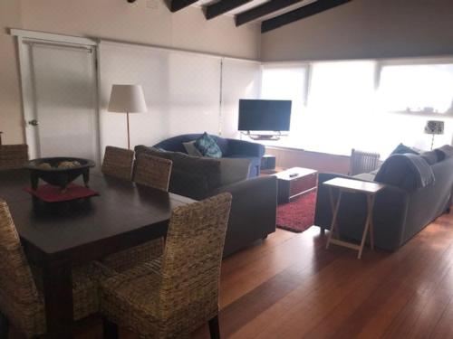 Grossard Point Retreat Three-Bedroom House