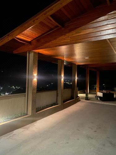 两卧室联排别墅