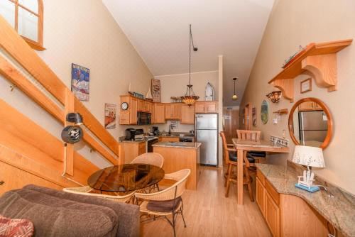 706H Studio Loft One Bath One-Bedroom Apartment