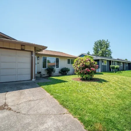 Modern Home in Portland Отели в г. Грешам