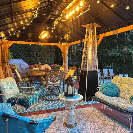 Large Relaxing Family Retreat In The Hudson Valley with Theatre and Gazebo Отели в г. Фишкилл