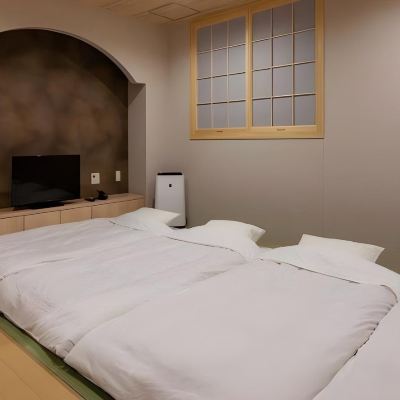 日式房型，最多可容納4人 Y's膠囊飯店-那霸國際通優惠