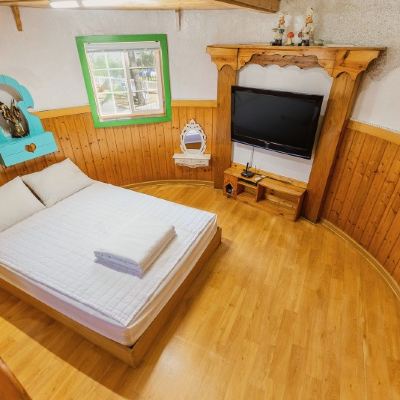 [월드] 버섯 102호 (파테이블) 대부도(선재도) 종이학펜션 쿠폰