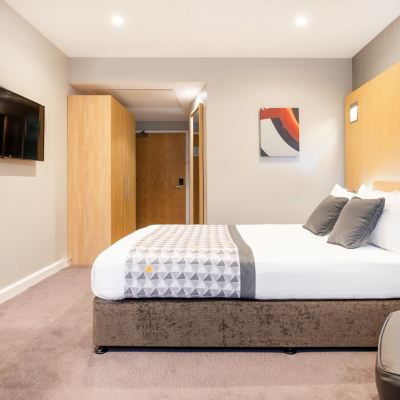 尊貴雙人床房 倫敦魯頓機場假日酒店&度假村優惠