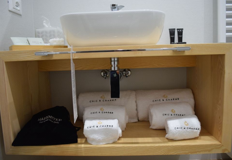 带阳台的三人房