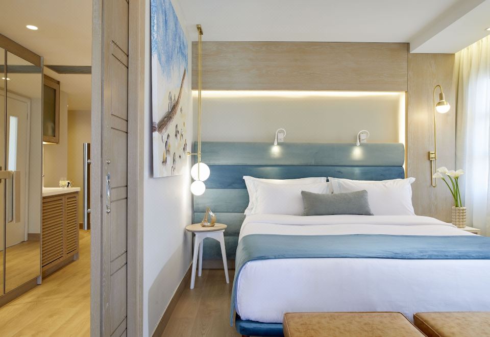 豪华套房，泳池或海景