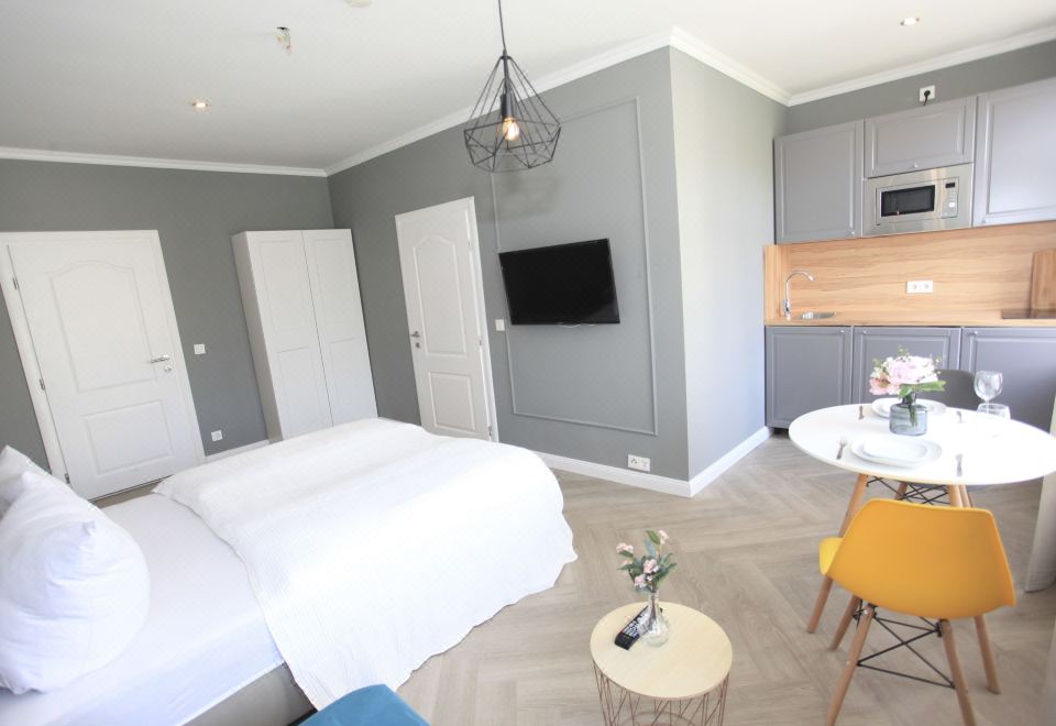 舒适房（1张大床，带梳化床、私人桑拿）