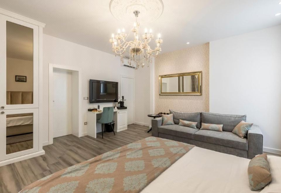 Superior Double Room, Courtyard View (Ana)