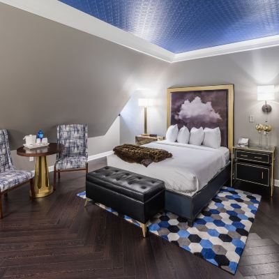 Deluxe Queen Room The Goodwin Promo Code