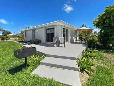 Pet Friendly, Golf Cart Included, Eleuthra Villa, Treasure Cay, Bahamas Hôtels à : 