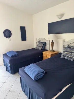 Waterfront Villa  5 min to beaches Hotels in 