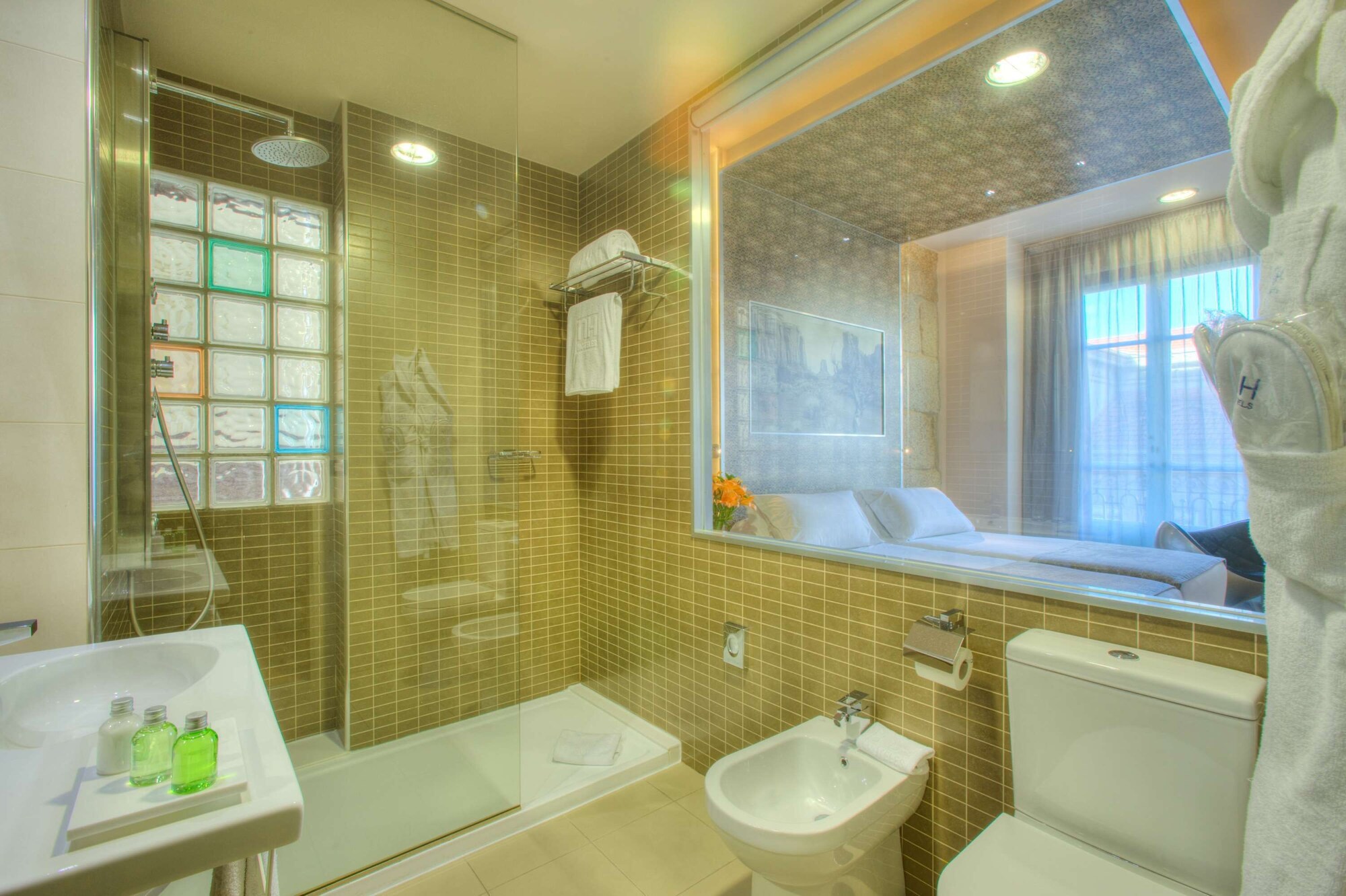 NH Ourense家庭客房 2成人和1小童