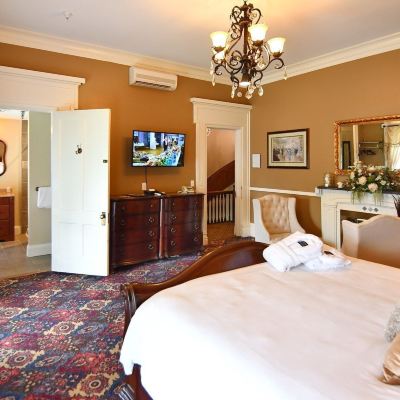 Bridal Room Avon Inn Promo Code