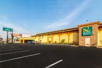 Quality Inn & Suites Near Downtown Bakersfield