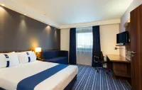 Holiday Inn Express HARLOW by IHG Hotel a 