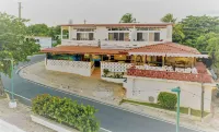 Trade Winds Restaurant & Guesthouse