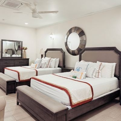 Deluxe Room-2 Queen Beds Beachcombers Hotel Promo Code
