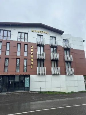 Hilltop Bakuriani Hotele w: 