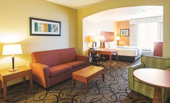 La Quinta Inn & Suites by Wyndham Ft. Worth - Forest Hill TX