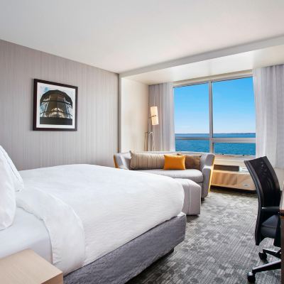 灣景豪華特大床房 伊利湖灣萬怡酒店優惠