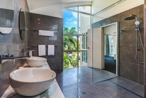 Cooinda Gardens 6 on Hamilton Island by HamoRent Four-Bedroom House