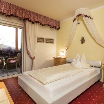 Standard Double Room Hotel Amaten Promo Code