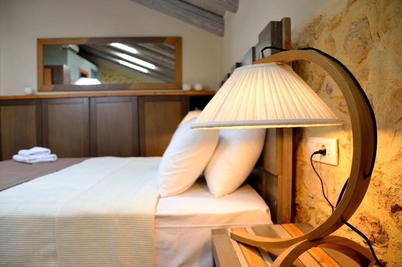 带热水浴缸的高级间