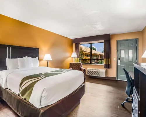 Quality Inn & Suites Corinth West Hotel di Corinth