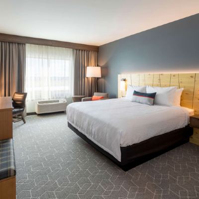 Track View Deluxe King Room Running Aces Promo Code