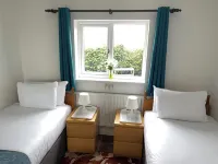 Visit Wales 4 Star, rural bungalow - Sauna, jacuzzi, play area and Free Wi-fi Hotels in 