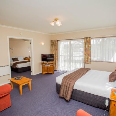 One Bedroom Family Unit with Kitchen Parklands Motor Lodge Promo Code