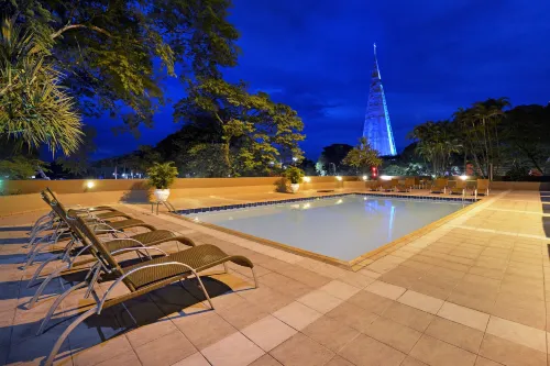 Hotel Deville Prime Maringá
