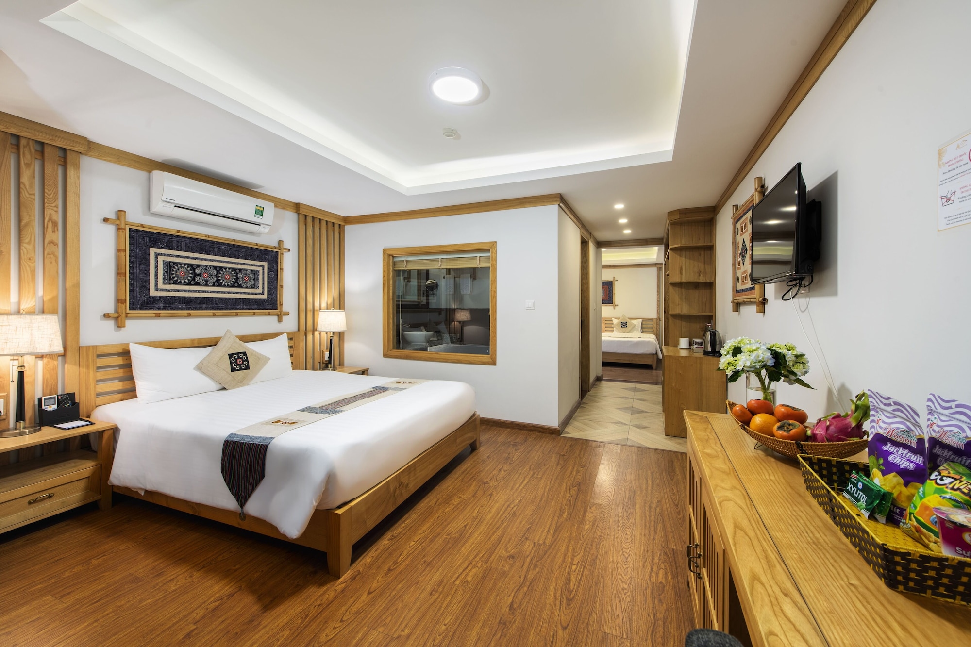 家庭房（带一张双人床和两张单人床）