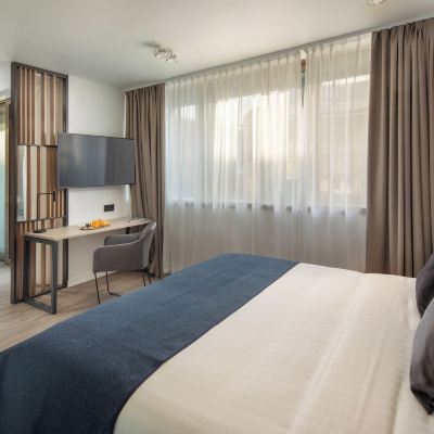 Junior Suite with Balcony Cortile Budapest Hotel Promo Code