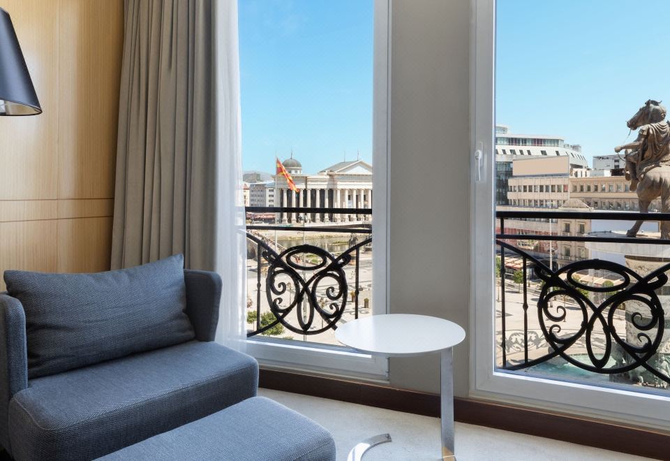 广场景特大床房