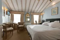 The Empire Hotel & Spa Hotels in 