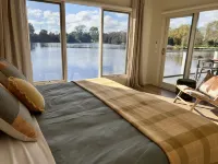 Lakeside Villas at Crittenden Estate Hotele w: 