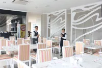 โรงแรมมารีน่า มัมเบอราโม