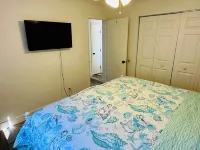 Charming 2-bedroom waterfront townhome with WiFi, AC Hot Tub and dock Hotele w: Matlacha
