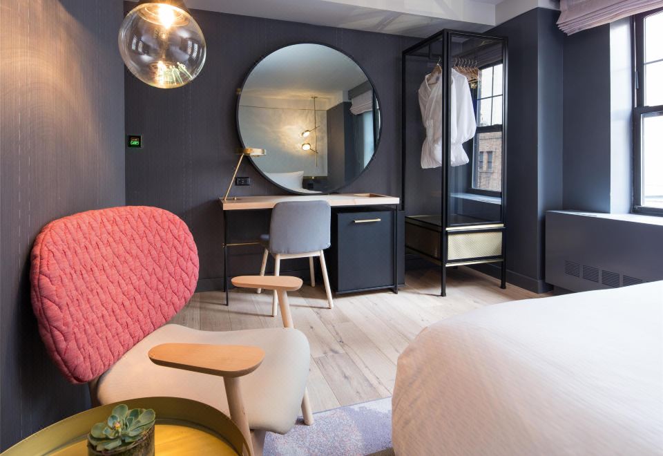 The Time New YorkQueen Room