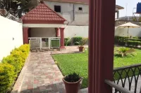 2-Bed - Sleeps 6 - Pet Friendly & Parking Ξενοδοχεία στην πόλη 