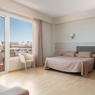 Standard Quadruple Room Hotel Palia Maria Eugenia Promo Code