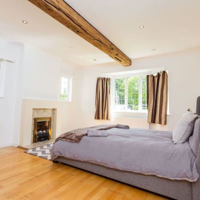 House The Queen Edith Place - Lovely 5Bdr Home in Secluded Neighbourhood Promo Code