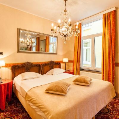 Deluxe Double Room with Courtyard View