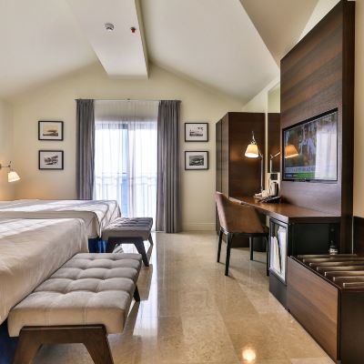 Deluxe Suite With Sea View Hotel California Promo Code