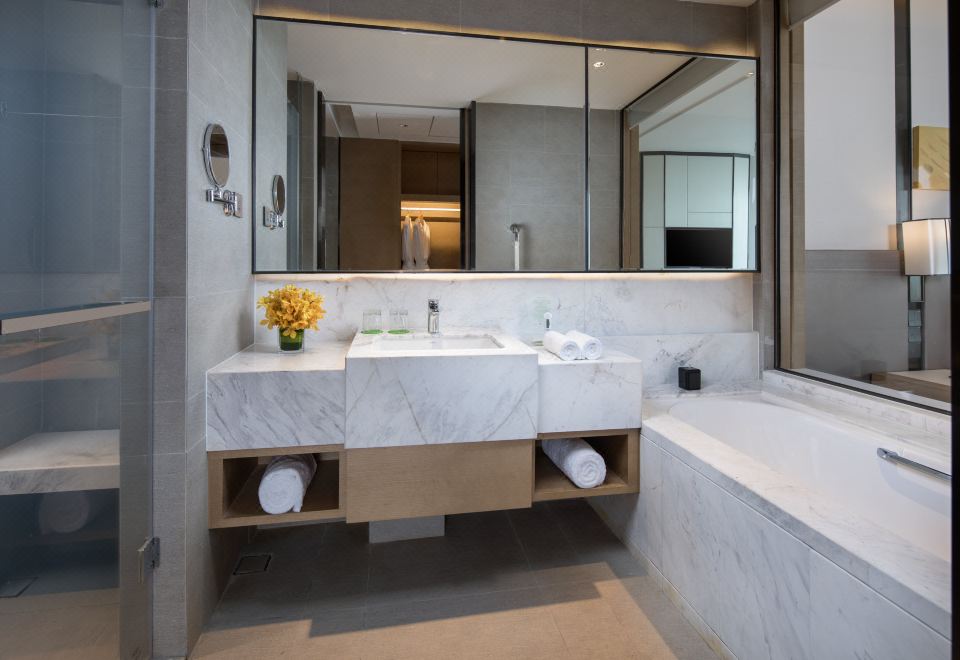 高级双床房（带浴缸）